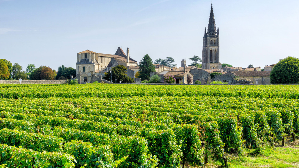 Tourisme à Saint-Emilion en bus de groupe : transport VIP avec Driver Service Agency (DSA).