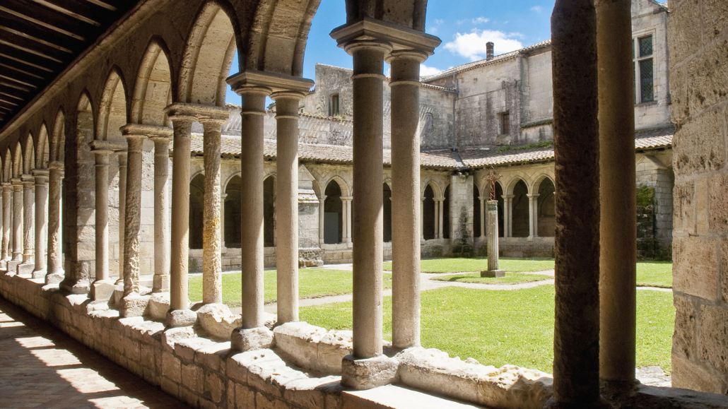 Tourisme à Saint-Emilion en bus de groupe : transport VIP avec Driver Service Agency (DSA).