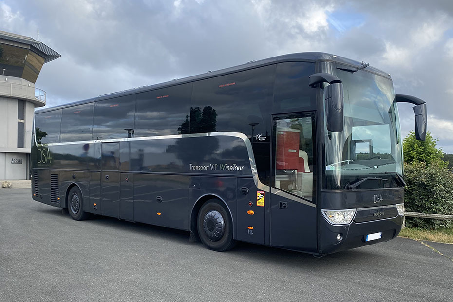 Transport Vip DSA : Van Hool T15 de 50 places avec chauffeur privé