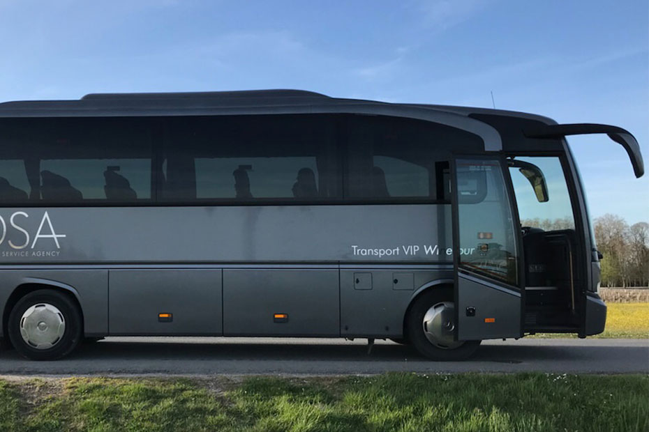 Transport Vip DSA : Mercedes Tourino avec chauffeur privé