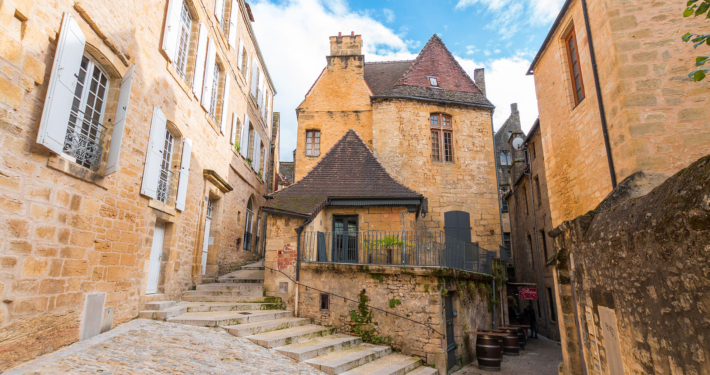 Visiter Sarlat en Bus VIP ou en Berlines de Luxe