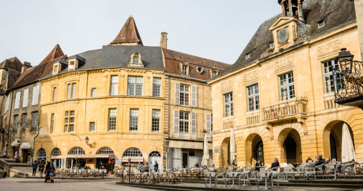 Visiter Sarlat en Bus VIP ou en Berlines de Luxe