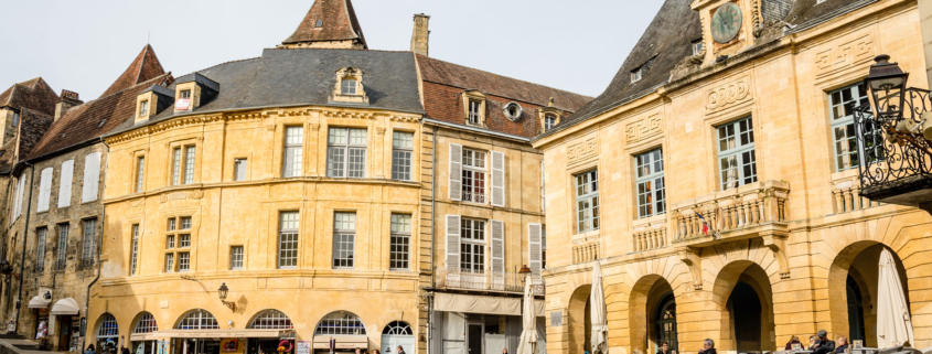 Visiter Sarlat en Bus VIP ou en Berlines de Luxe