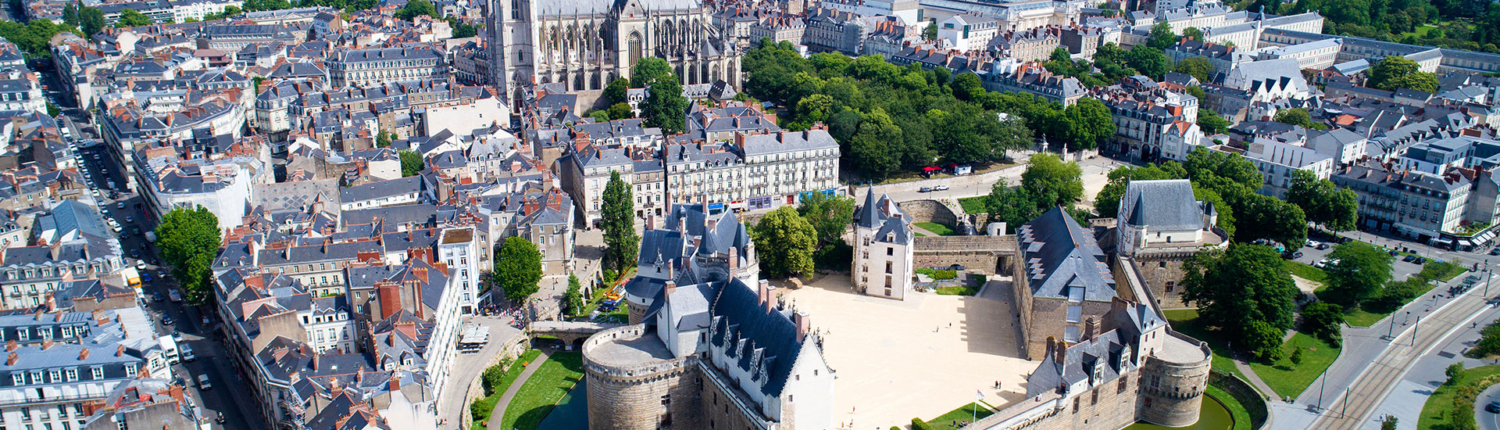 Visiter Nantes en 3 jours avec la flotte de DSA : des berlines de luxe au bus haut de gamme 50 places.