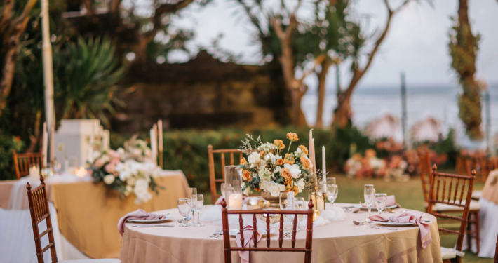 Transport Groupe Mariage Bordeaux : DSA vous accompagne vous et vos convives dans des bus VIP jusqu'à 50 places.