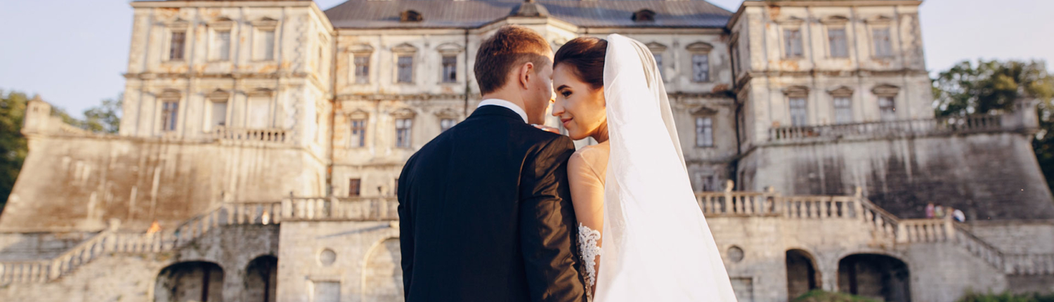 Transport Groupe Mariage Bordeaux : DSA vous accompagne vous et vos convives dans des bus VIP jusqu'à 50 places.