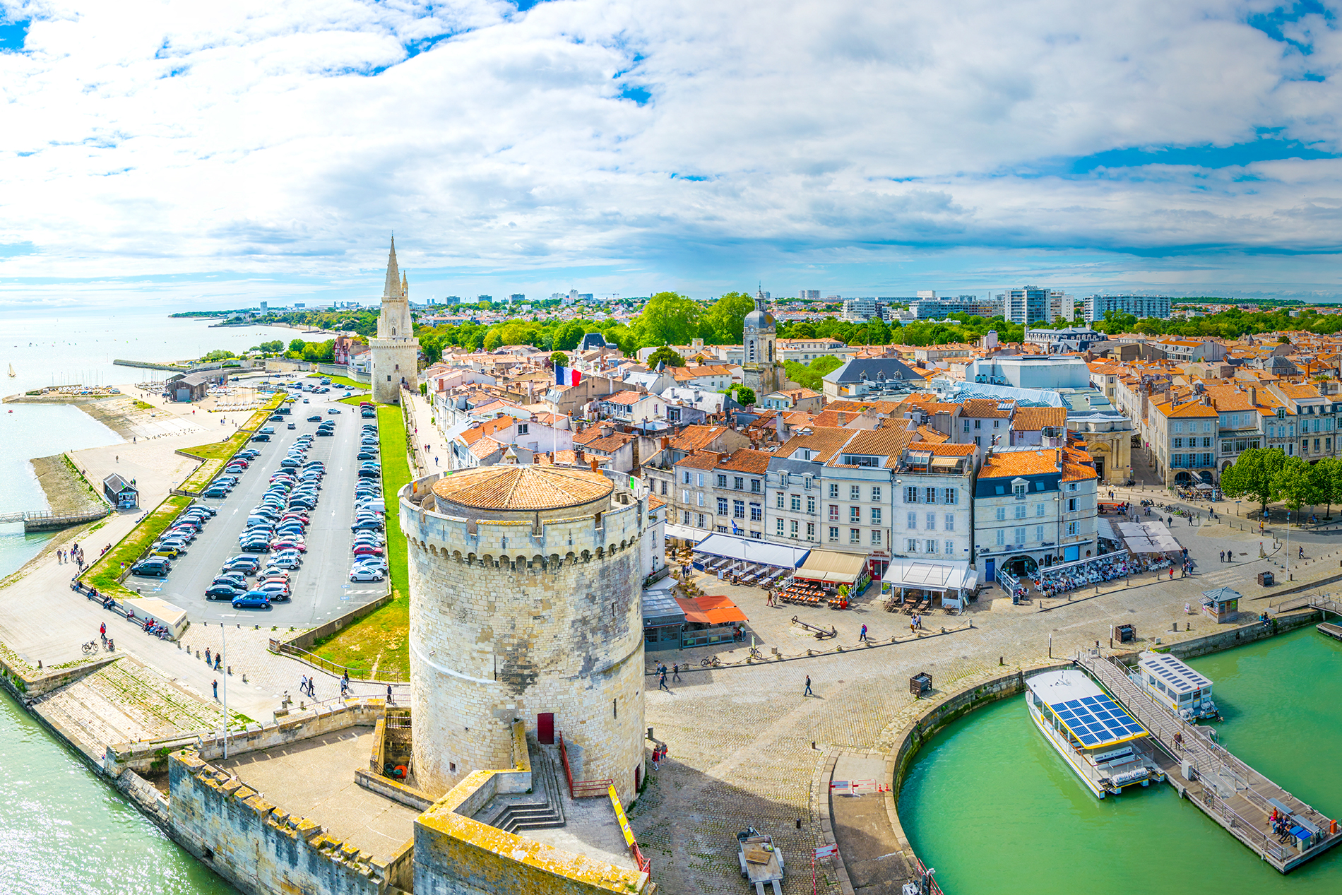 Tourisme La Rochelle : transport en bus haut de gamme avec Driver Service Agency